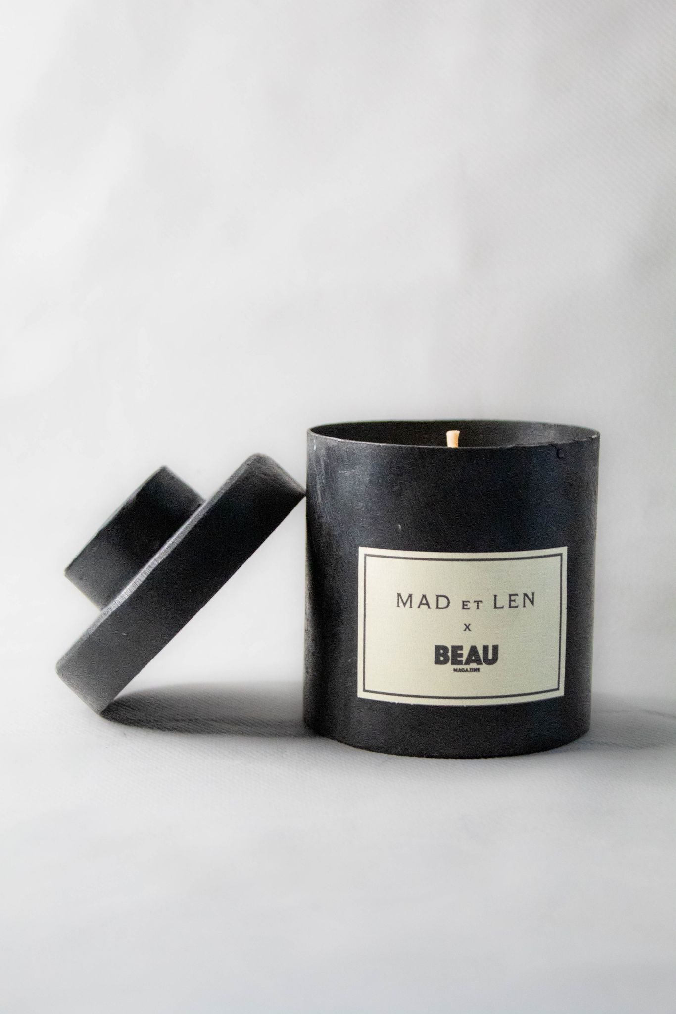 Numbered candle Mad et Len x BEAU Magazine